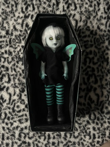Living dead doll - ,