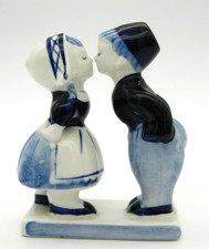 Vintage Delft Blue Dutch Boy & Girl Kissing Hand Painted
