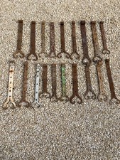 Lot de 19 pentures moustache