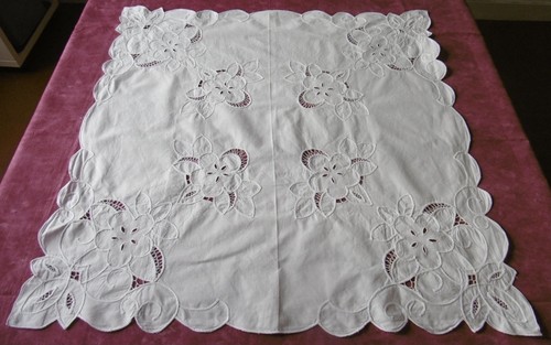 Nappe rétro brodée - , et