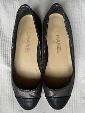 CHANEL. Ballerines Bicolore