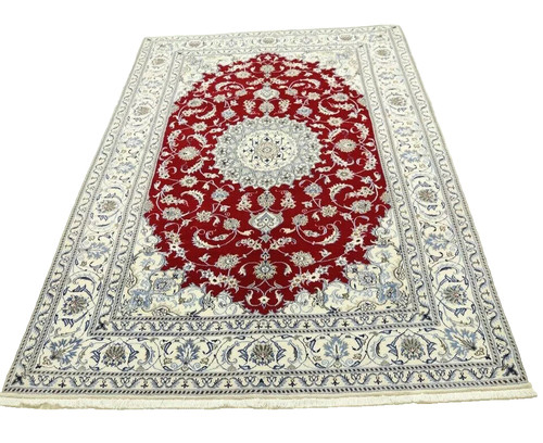 Magnifique tapis nain soie - nain,