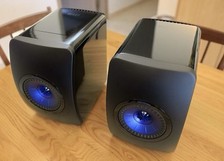 KEF LS50 Wireless -Special Edition In Blue -Good Condition. With Remote Control