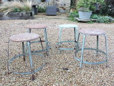 🟢 4 ANCIEN TABOURET METAL