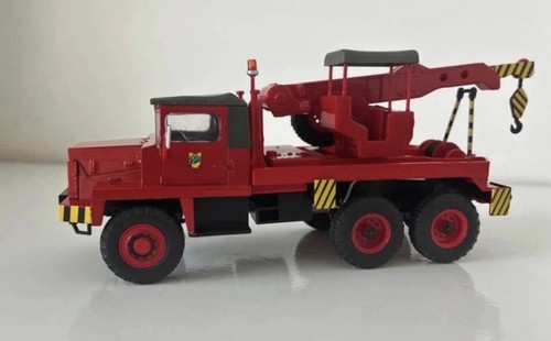 Berliet red miniature crane
