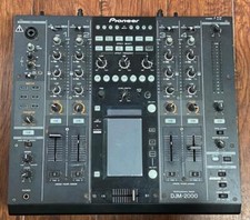 PIONEER DJM-2000 4 CHANNEL PROFESSIONAL MIXER- UNTESTED SELLING FOR PARTS.