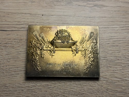 Plaque commémorative - , en
