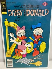 33305: WALT DISNEY DAISY AND DONALD #27 VF Grade