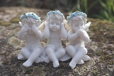 P889-247D   FIGURINE STATUETTE