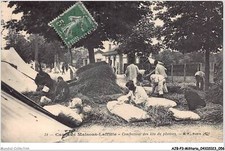 AJBP3-0238 - MILITARIA - camp de maisons-laffitte - confection des lits de