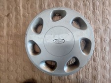 1 enjoliveur d´origine  FORD