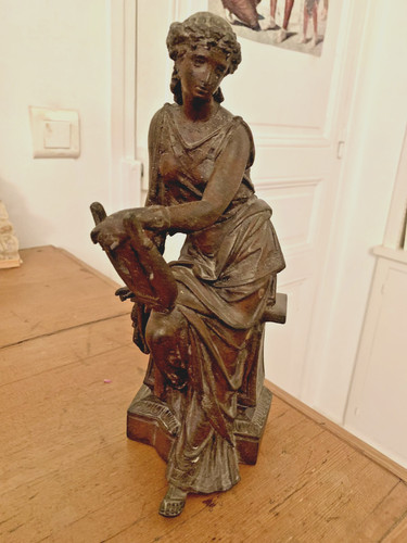 Statuette femme assise lyre - assise,