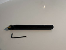 Outil  de tour a aleser