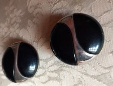 2 GRANDS BOUTONS  HAUTE