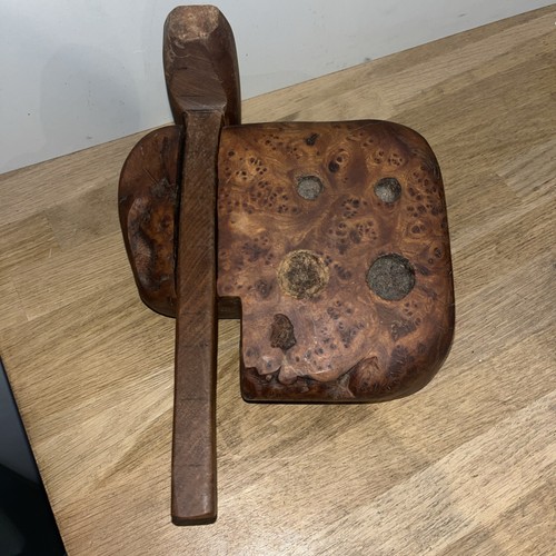 Casse noix noisettes art - casse-noix,