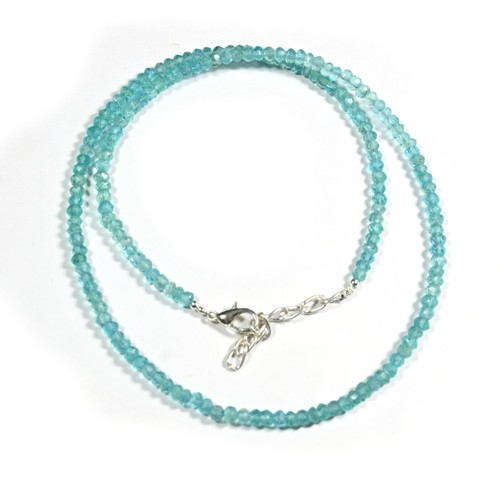 Collier perles pierres