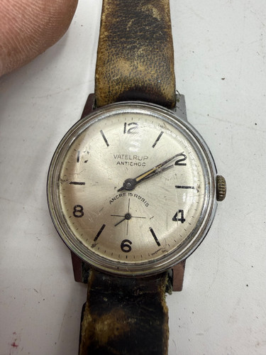 Montre mécanique vintage - montre,