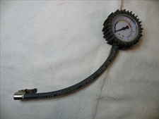 Manomètre pression pneus