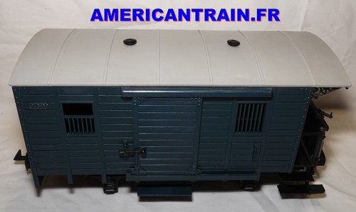 Fourgon postal vert 3020