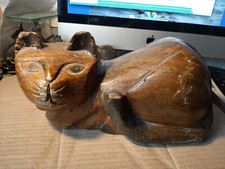 Statuette en bois sculptée