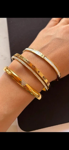 Bracelets jonc manchettes