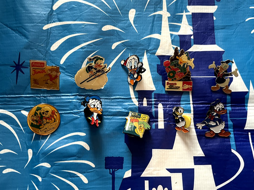 Lot donald duck pins - duck,