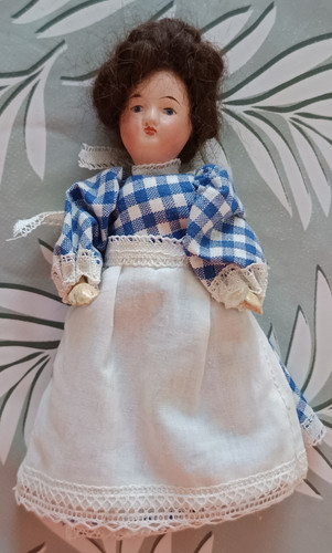 Ancienne poupée mignonnette