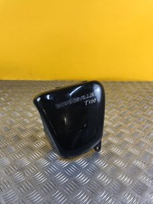 cache laterale droit pour