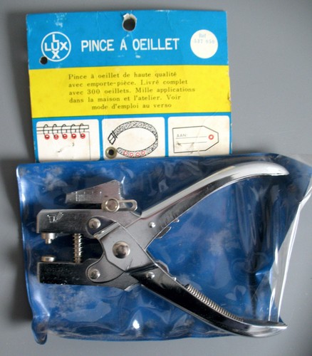 Pince œillet - à,