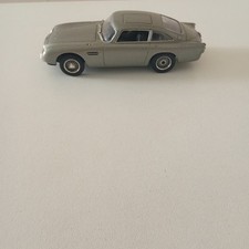 Universal Hobbies 1/43 Aston