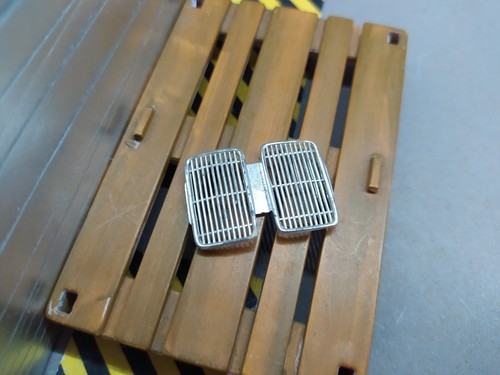 Grille capot moteur - 1/18,