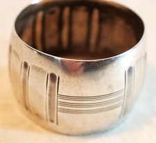 ***** Minerva Goldsmith Solid Silver Round Towel Weight 34.33g ERV23RND002