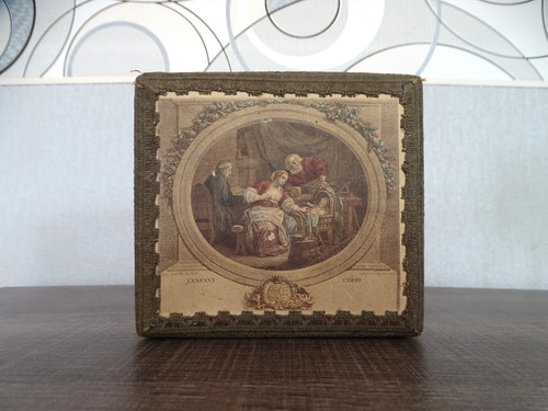 Boite dragées ancienne - , "
