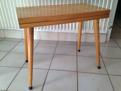 Jolie table basse selette - table,