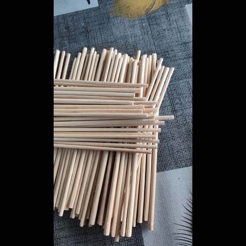 Lot chevilles bois - 30,
