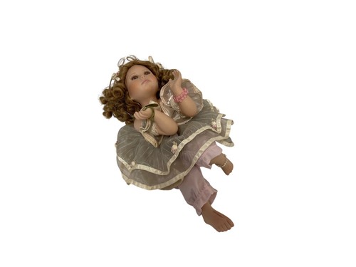 Poupée artiste porcelaine