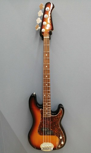 Guitare basse électrique