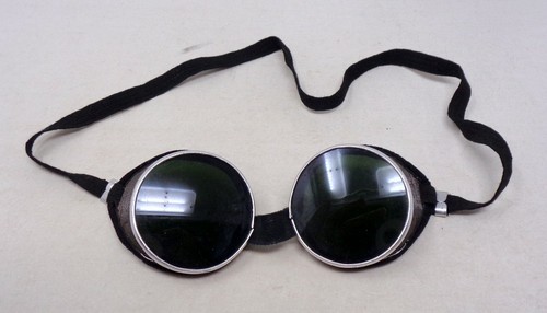 Tres ancienne lunettes - tres,