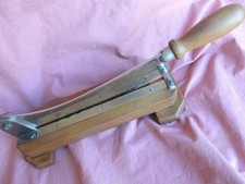 COUPE PAIN ANCIEN DE TABLE