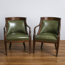 Paire de fauteuils gondoles style Empire aux dauphins en acajou vers 1880