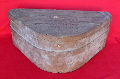 Boite bicorne xix e - bicorne,
