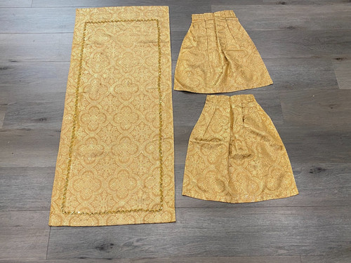 Matching gold pulpit fall and - gold,