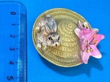 VINTAGE FLOWER HAT WITH RABBIT MAGNET MAGNET FRIDGE REFRIGERATOR