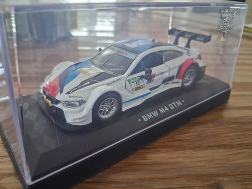 Bmw dtm blanche bleu rouge - m4,