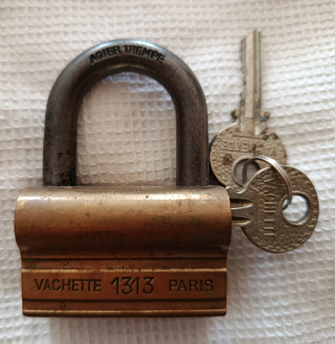 Ancien cadenas vachette 1313 - ancien,