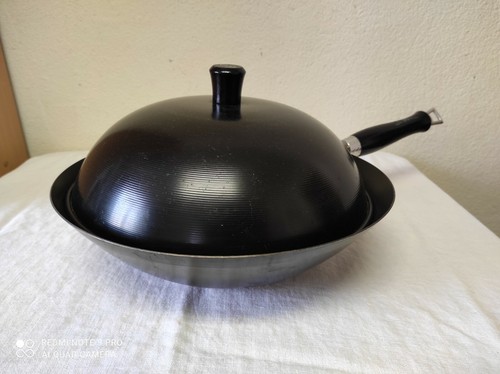 Poêle sauteuse wok avec - wok,