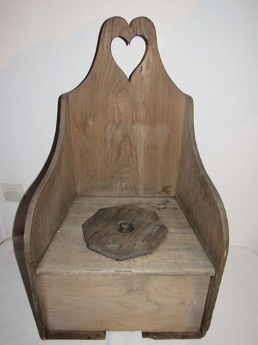 Ancienne chaise percee - ancienne, coeur