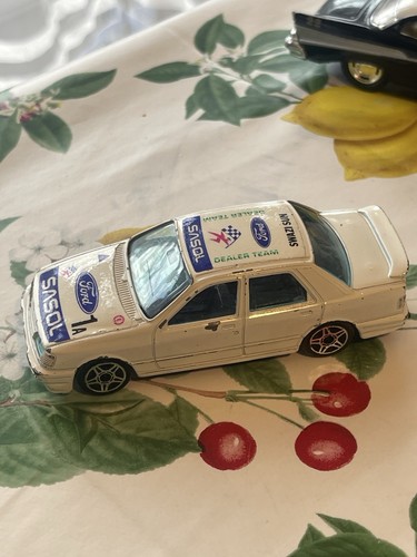 Modèle bburago ford sierra - modèle,