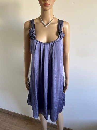Robe mauve satinée - , à