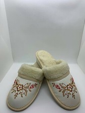 Pantoufles femmes en cuir et